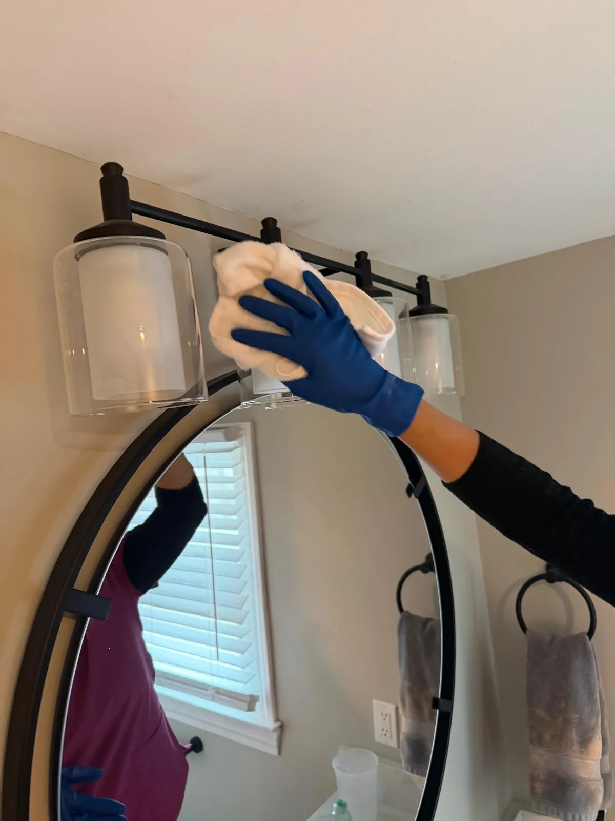 work photo from rosyglovescleaning.com