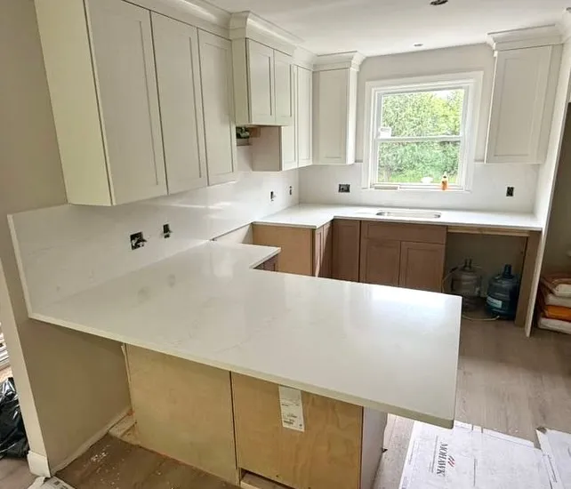 ✨ A radiant Menton Quartz installed in Westport, MA
Featuring a full matching backsplash