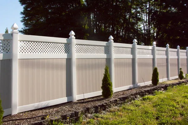 work photo from patriotfencecompany.com