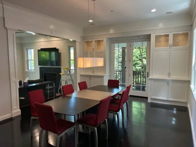 work photo from suetampaintingandfinishes.com