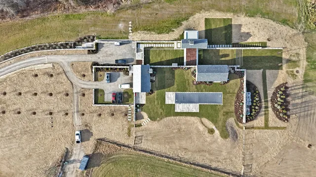 work photo from gregorylandscapes.com