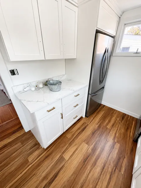 Refrigerator surround and drawer run
