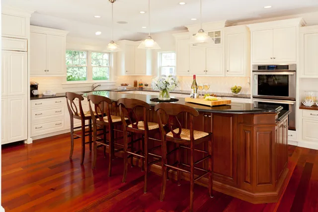 work photo from mainstreetbotellos.com