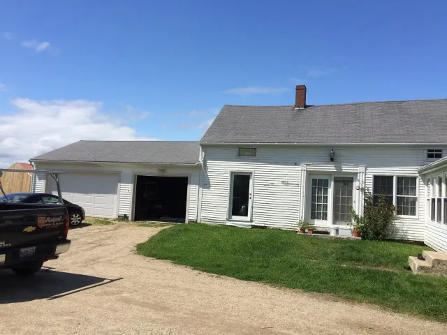 Local Home in Auburn, ME With Double Garage
