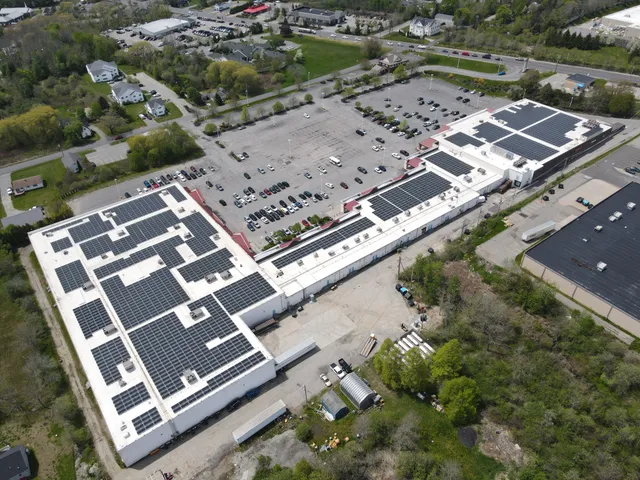 Retail Center Rooftop Solar — Rockland, Maine