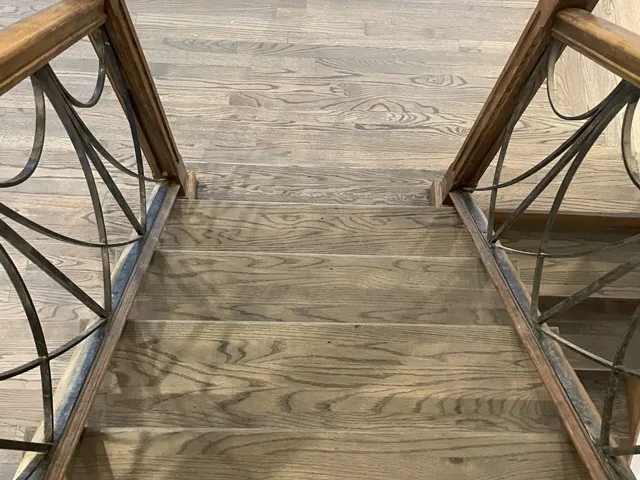 https://dmhardwoodflooring.net/wp-content/uploads/2022/01/home-5-640x480.jpg