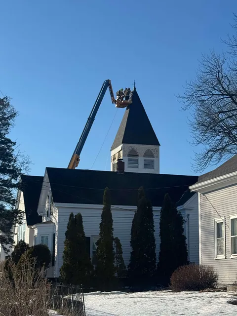 work photo from superiorroofingofmaine.com