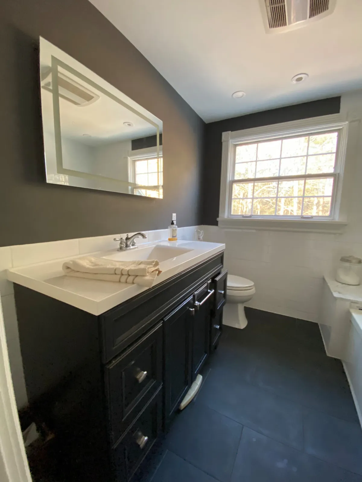 Bathroom remodel contractors in the North Shore, Massachusetts - HRH Construction