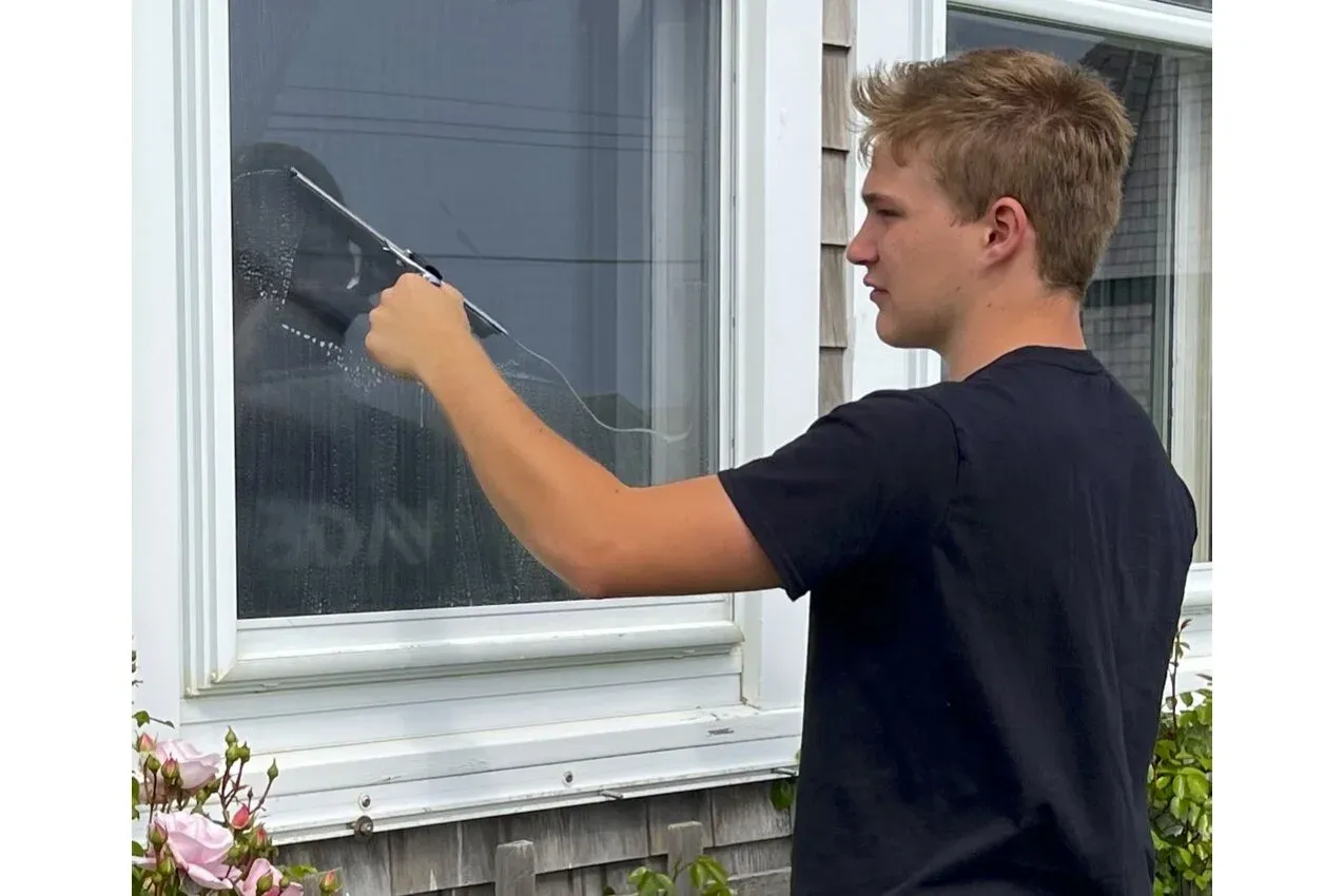 Residential & Commercial Window Cleaning