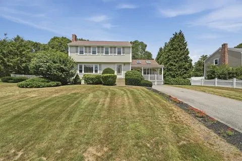 16 Pimental Way Plymouth MA 02360