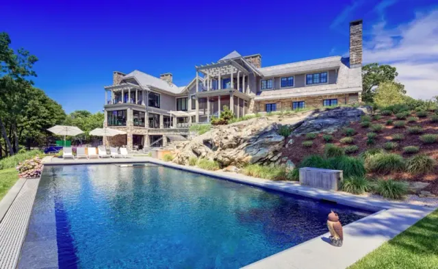 work photo from signaturepoolsinc.com