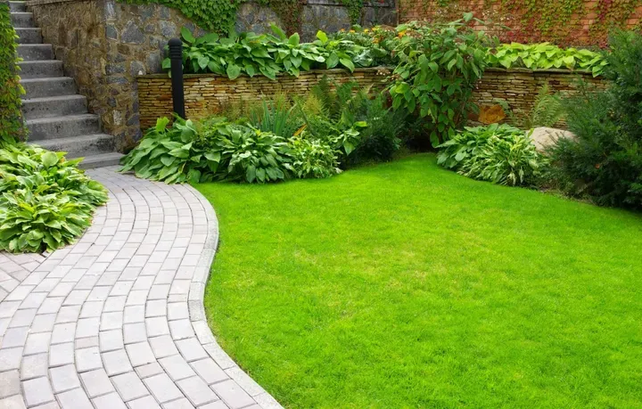 work photo from everettlandscapingpros.com
