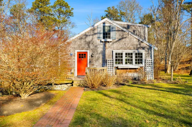 35 LAKEVIEW Drive