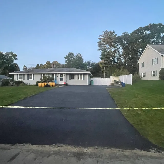 MASONS PAVING AND SEALCOATING work photo