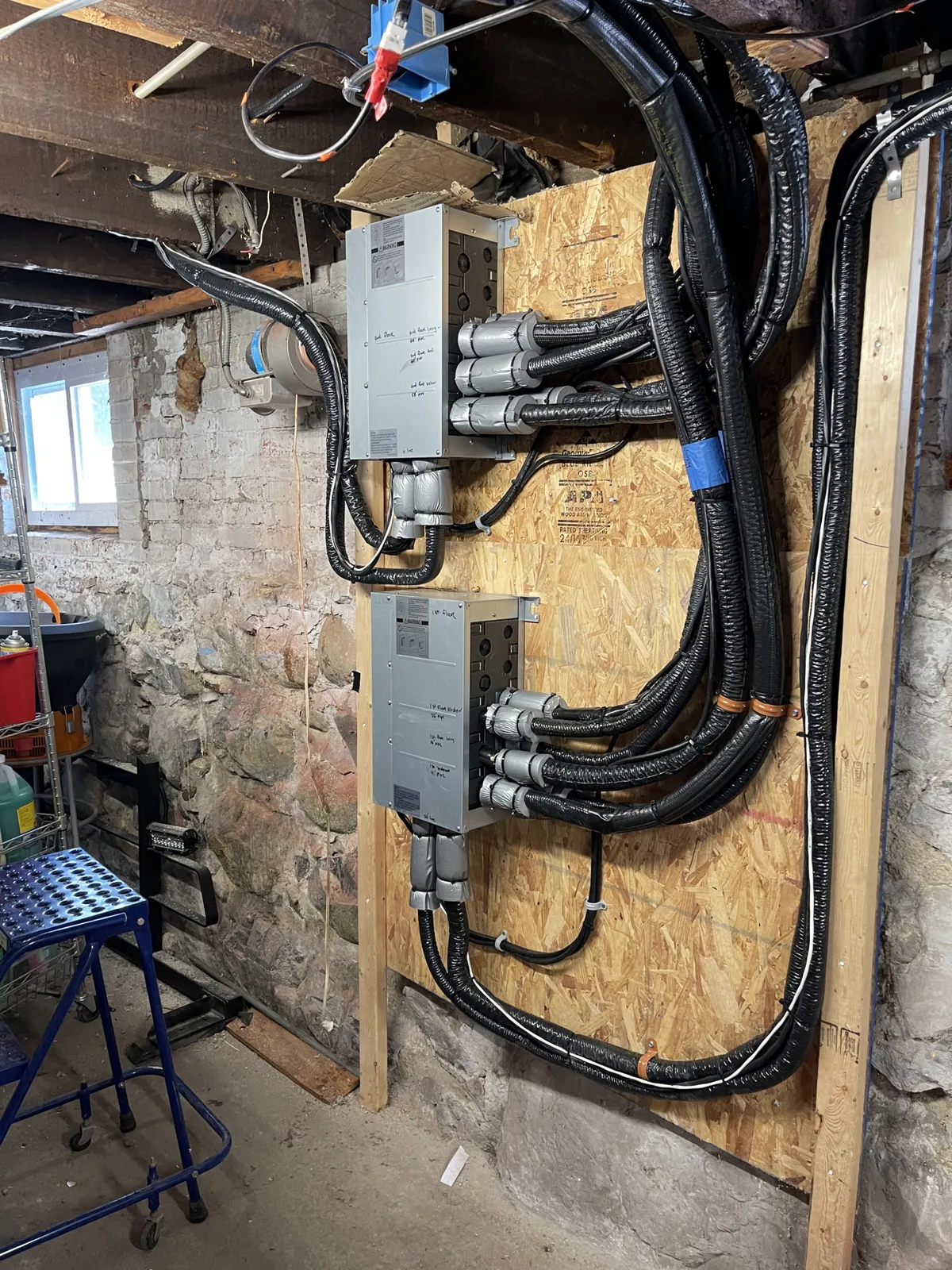 Branch-box distribution piping from Mitsubishi heat pumps