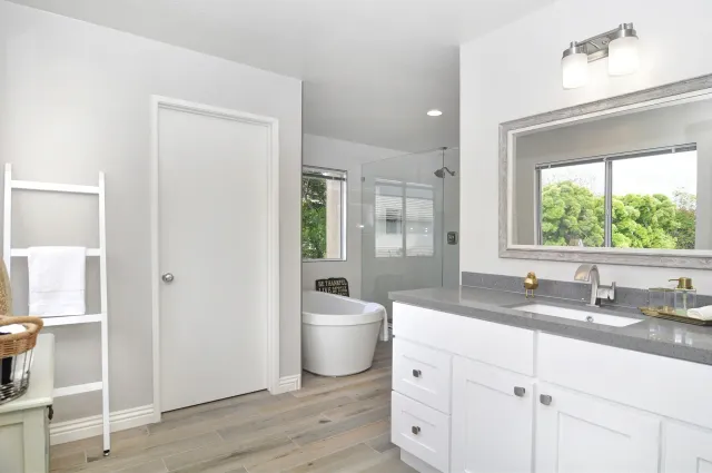 Modern Bathroom