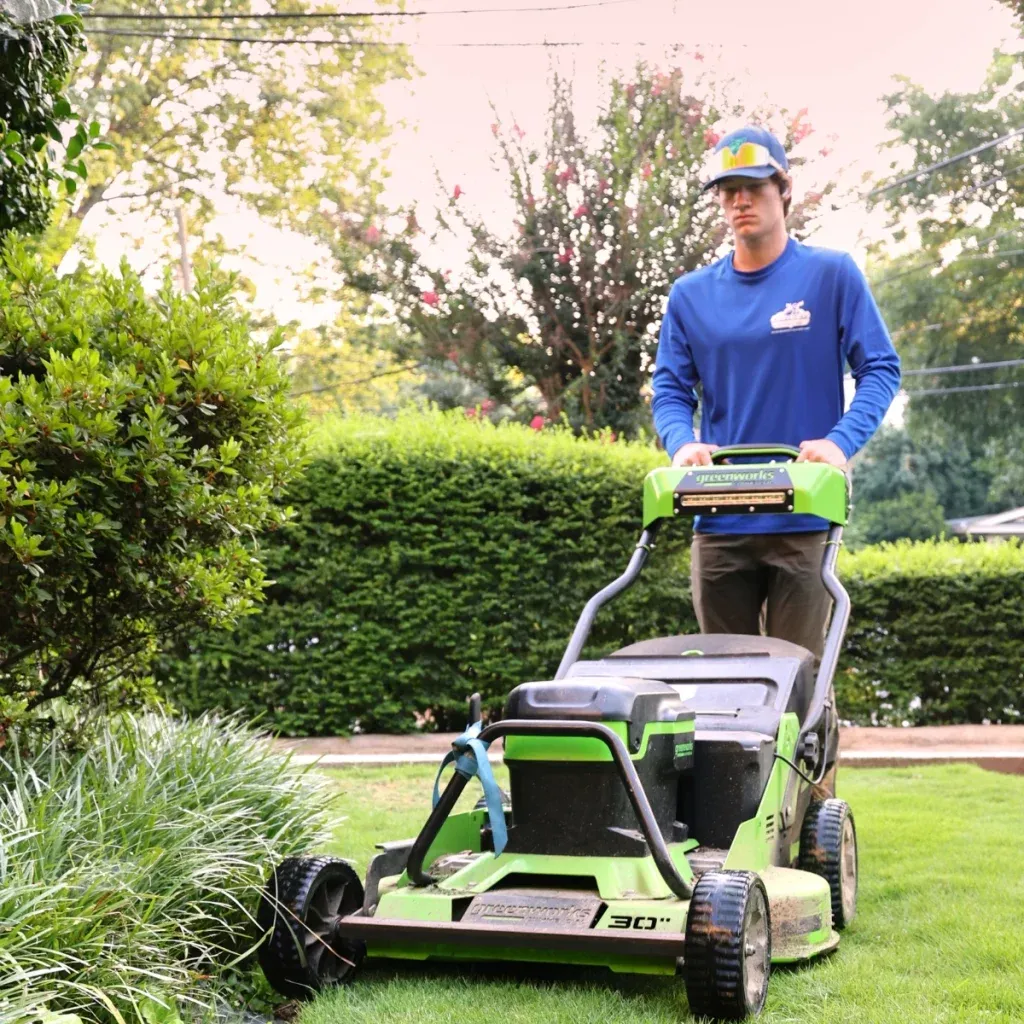 lawn maintenance and mowing that is eco-friendly