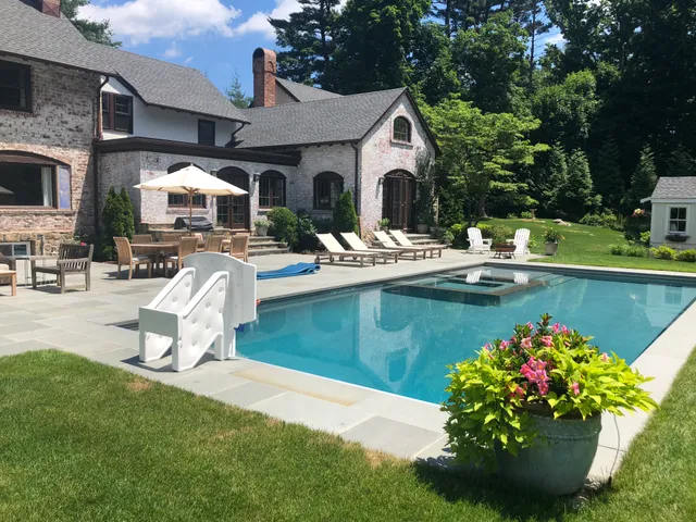 SWIMM POOLS INC. work photo