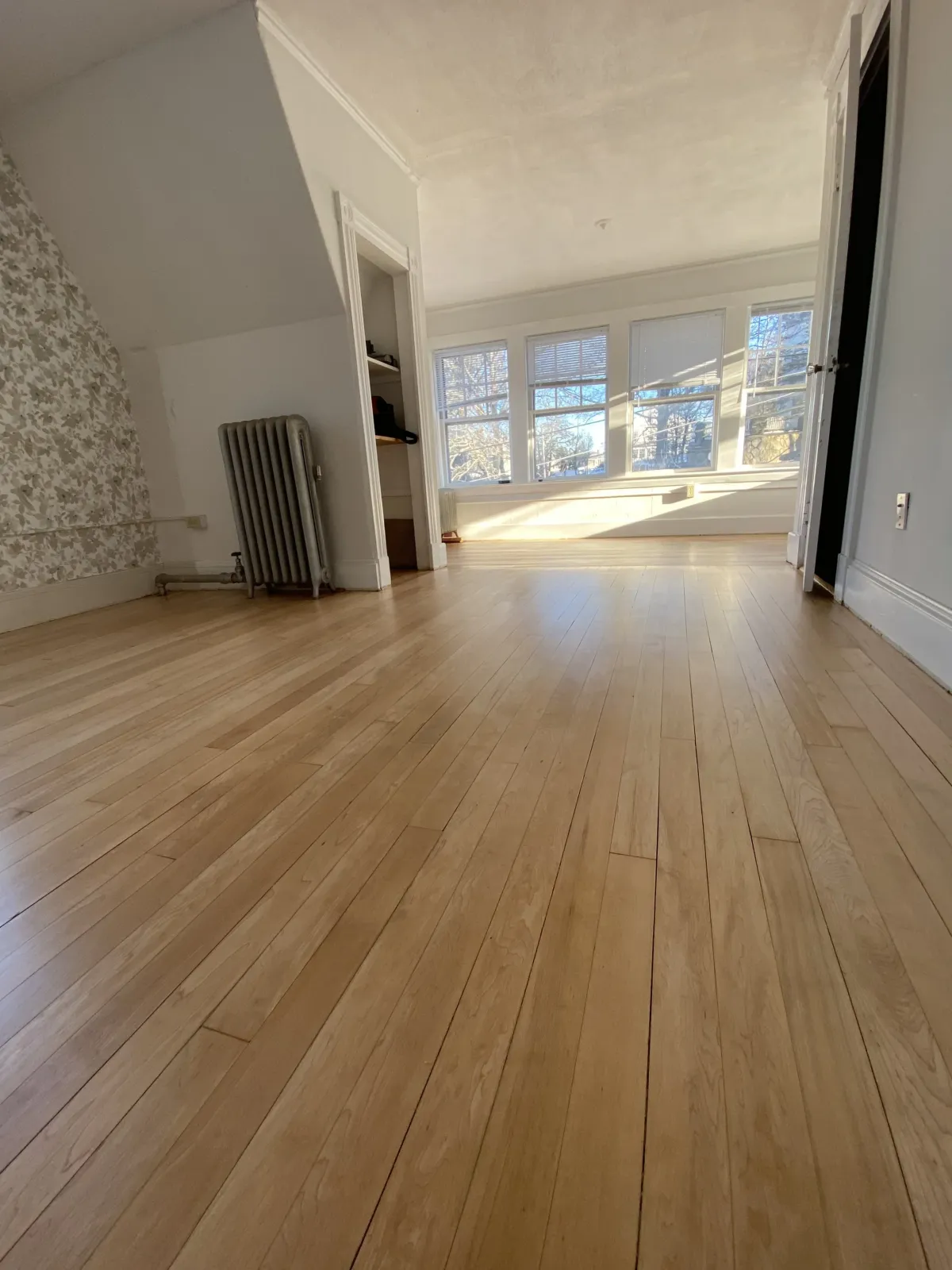 Finished hardwood floor