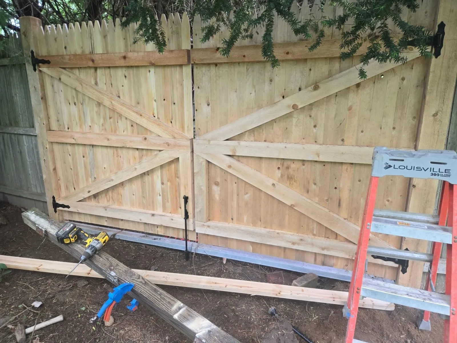 work photo from freedomfencecompanynh.com