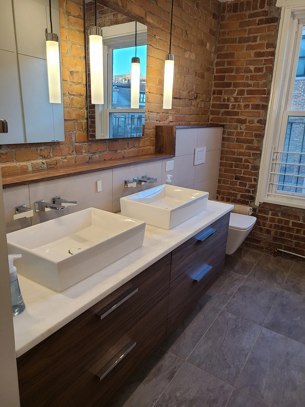 bathroom-remodeling-modern-CwmiZO_v