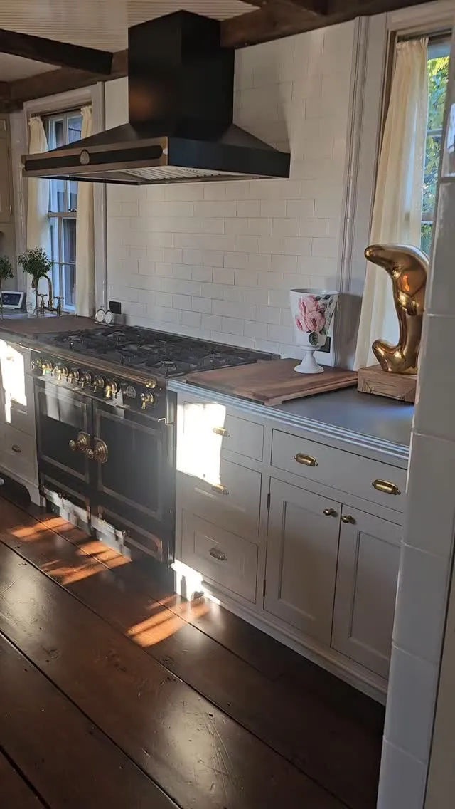 Historic Kitchen Renovation, custom trimwork. This was completely redone by us. 

#capecod

1.) #home
2.) #art
3.) #newengland
4.) #beams
5.) #dream
6.) #beforeandafter
7.) #woodwork
8.) #gallery
9.) #construction
10.) #artgalleries
11.) #remodel
12.) #trimwork
13.) #upgrade
14.) #finewoodwork
15.) #stairs
16.) #instahome
17.) #carpenter
18.) #interiordesign
19.) #finewoodworking
20.) #painting
21.) #handmade
22.) #instahome
23.) #bathroomremodel
24.) #custom
25.) #hgtv
26.) #trim
27.) #renovation
28.) #historic
29.) #design

Designer: David Cafiero
General Contractor: DPI
Tile: Nicholas Baron