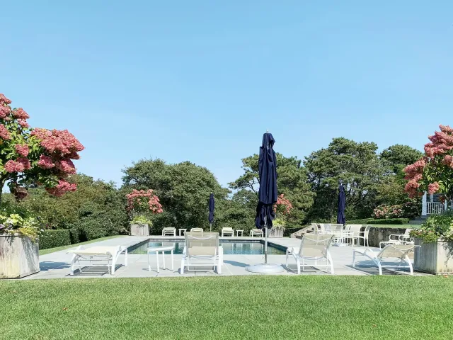 Brewster Road residence - terraced garden