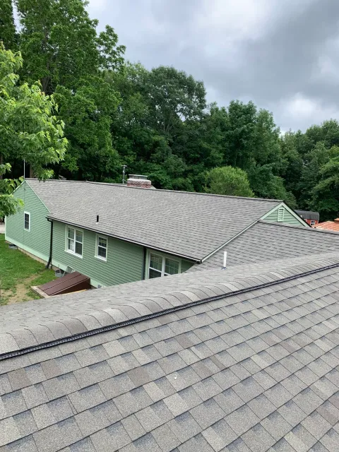work photo from newenglandroofingri.com