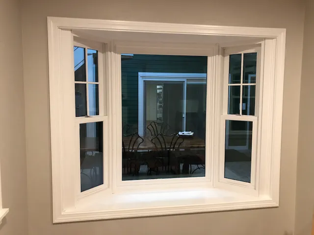 Showroom bay window display