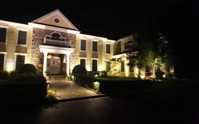 work photo from outdoorlightingdesign.com