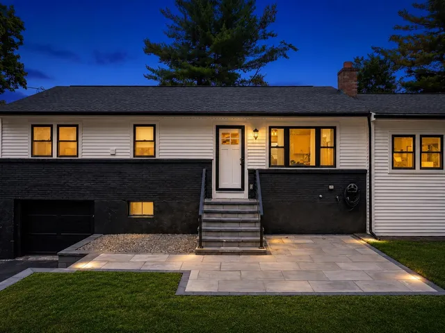 11 Hanson Avenue