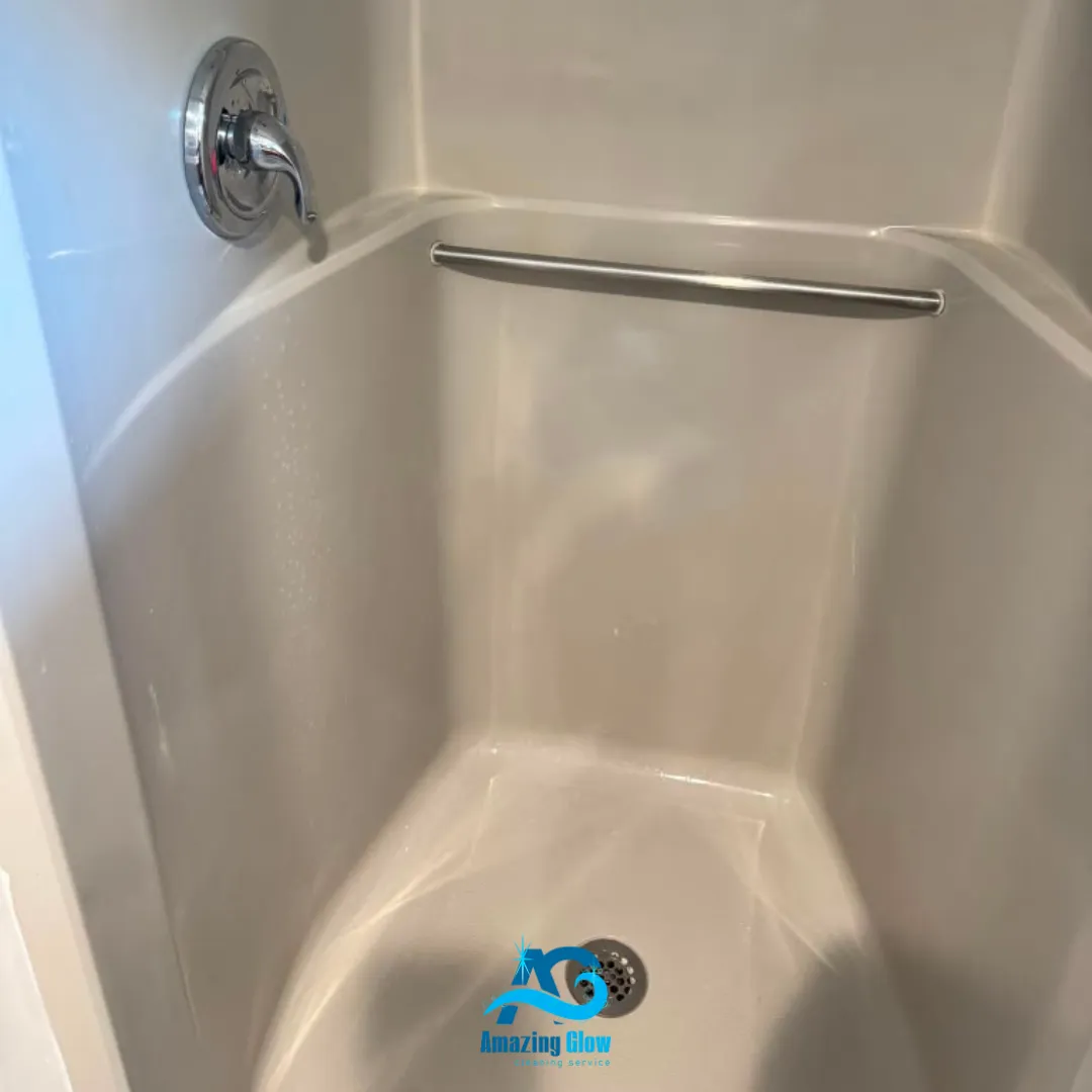 work photo from amazingglowcleaningservice.com