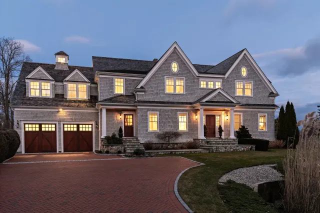 An Elegant New Englander exterior