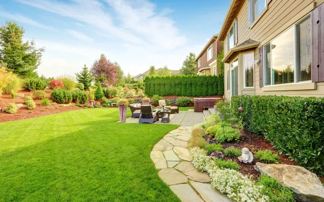 work photo from lopezlandscapingma.com
