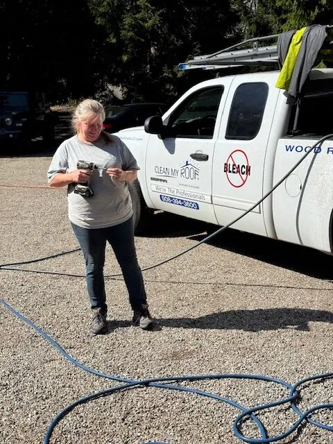 work photo from cleanmyroofllc.com