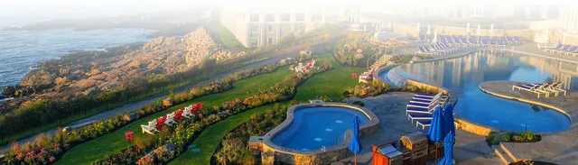 work photo from custompools.com