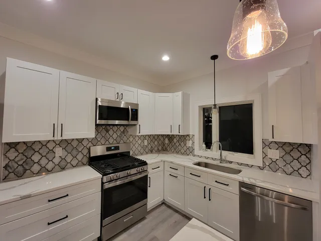 Modern Art Construction Porcelain & Marble LLC work photo