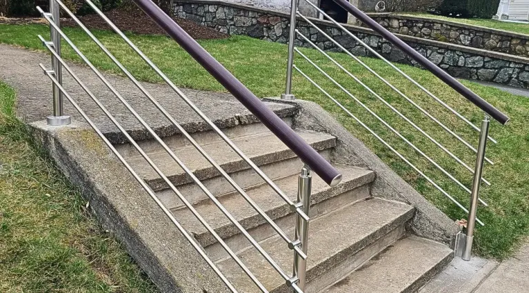 Modern glass  aluminum railing