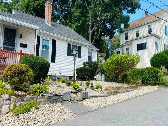 Ever's Landscaping Lawn & Tree Care work photo