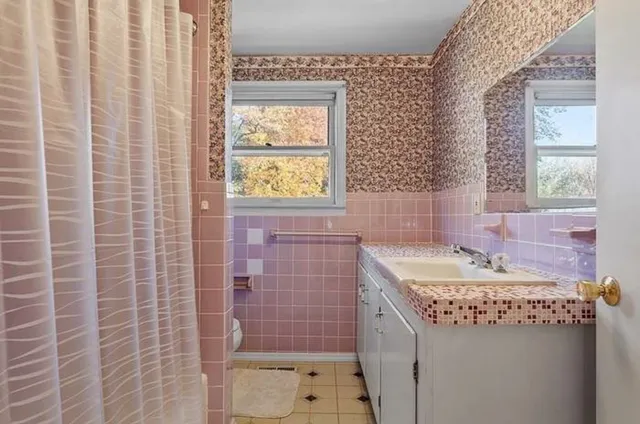 BATHROOM BEFORE