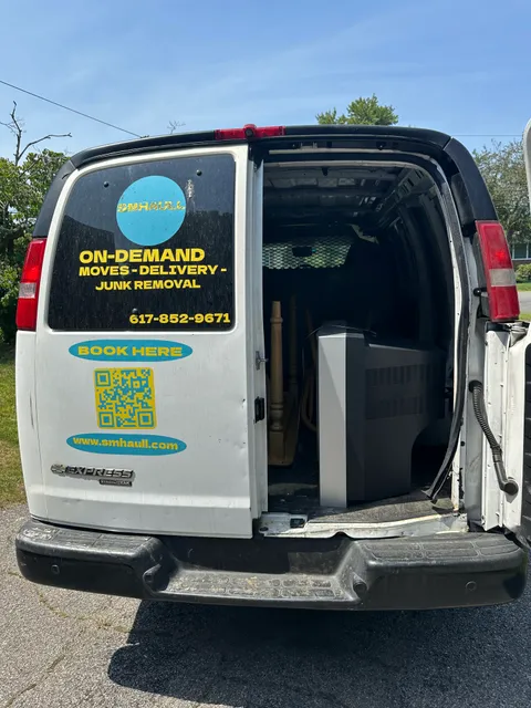 Smhaull Junk Removal work photo