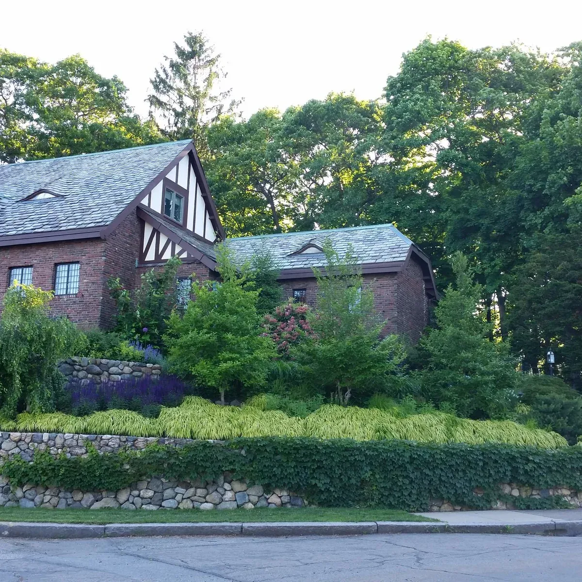 Victoria D. Hibbard Landscape Architect LLC researched project photo