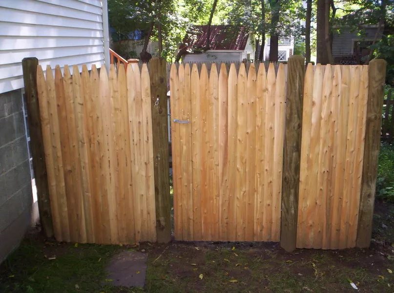 work photo from neighborlyfence.com