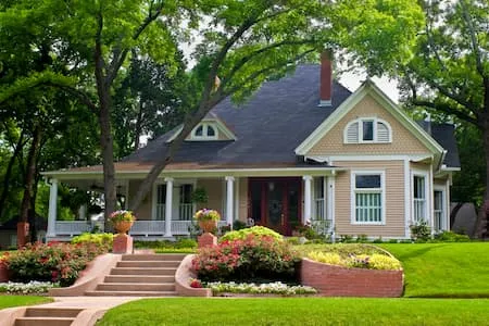 Custom home building