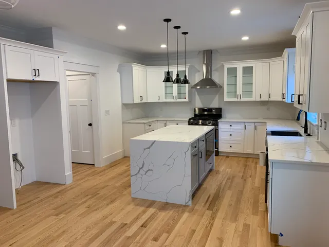Aparicio Kitchen and Home Remodeling work photo