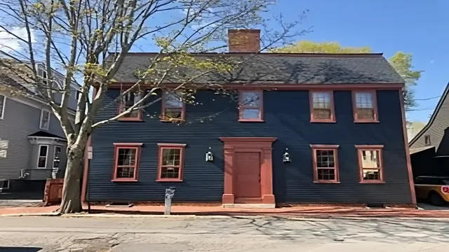 exterior-painting-carpentry-newbury-ma-north-shore.jpeg-2.webp