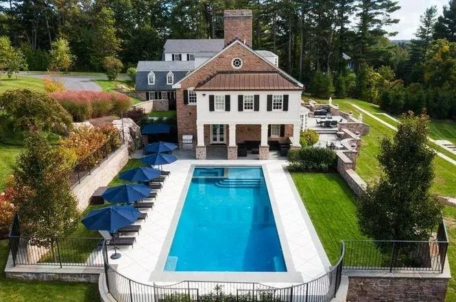 work photo from oakwoodslandscaping.com