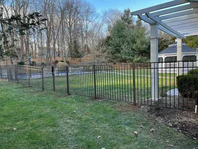 work photo from thefenceguysct.com