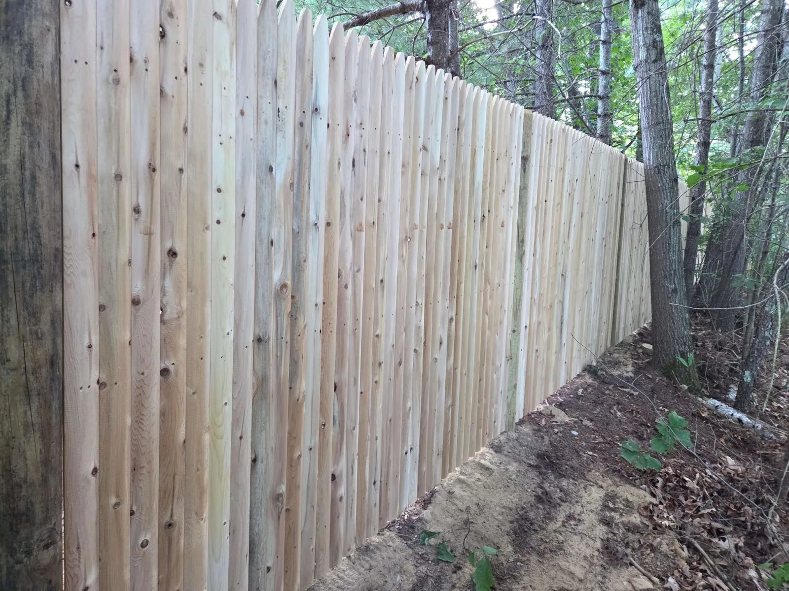 work photo from freedomfencecompanynh.com