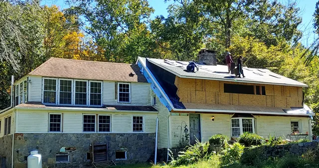 work photo from manolyroofing-ct.com